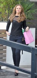 Kimberley Walsh feet photo thumbnail