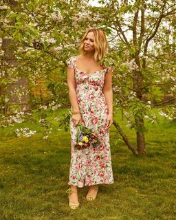 Kimberley Walsh feet photo thumbnail