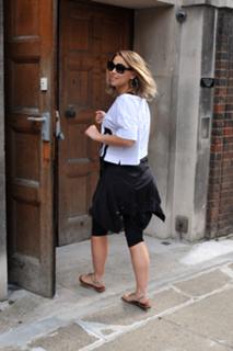 Kimberley Walsh feet photo thumbnail