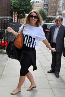 Kimberley Walsh feet photo thumbnail
