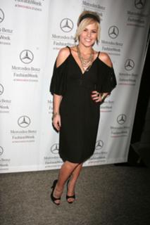 Kimberly Caldwell feet photo 3