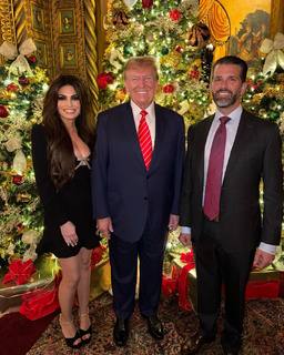 Kimberly Guilfoyle feet photo thumbnail