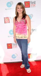 Kimberly J. Brown feet photo 9