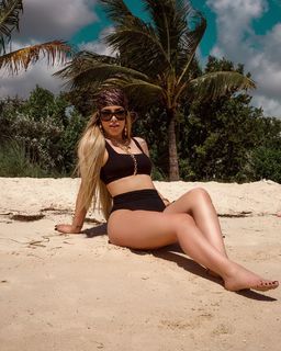 Kimberly Loaiza feet photo thumbnail