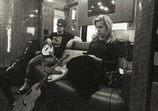 Kimberly Perry feet photo thumbnail