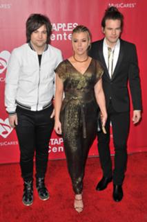Kimberly Perry feet photo thumbnail