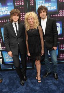 Kimberly Perry feet photo thumbnail