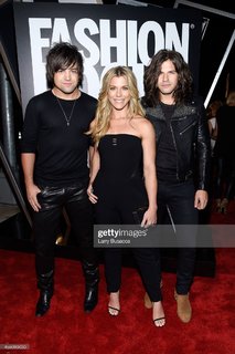 Kimberly Perry feet photo thumbnail