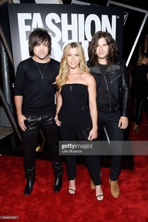 Kimberly Perry feet photo thumbnail