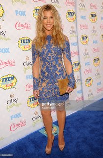 Kimberly Perry feet photo thumbnail