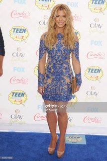 Kimberly Perry feet photo thumbnail