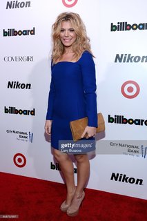 Kimberly Perry feet photo thumbnail