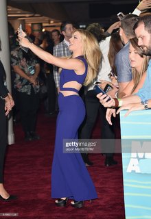 Kimberly Perry feet photo thumbnail