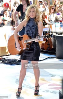 Kimberly Perry feet photo thumbnail