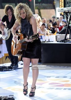 Kimberly Perry feet photo thumbnail