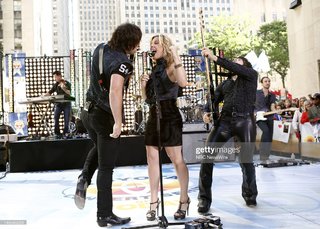 Kimberly Perry feet photo thumbnail