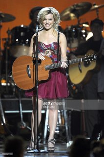Kimberly Perry feet photo thumbnail