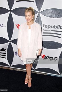 Kimberly Perry feet photo thumbnail