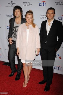 Kimberly Perry feet photo thumbnail