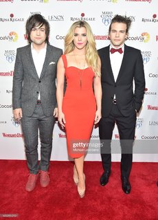 Kimberly Perry feet photo thumbnail