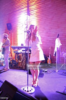 Kimberly Perry feet photo thumbnail