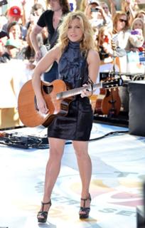 Kimberly Perry feet photo thumbnail