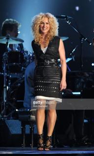 Kimberly Schlapman feet photo 9
