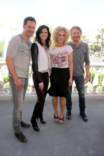 Kimberly Schlapman feet photo 16