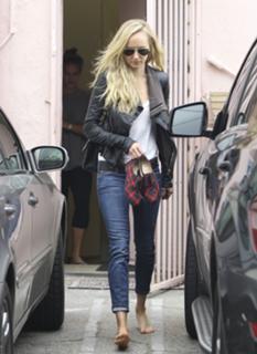 Kimberly Stewart feet photo 5