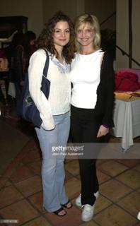 Kimberly Williams-Paisley feet photo thumbnail