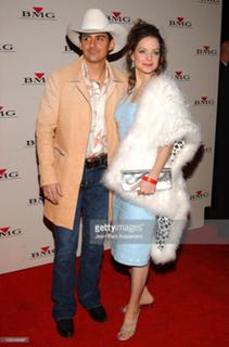 Kimberly Williams-Paisley feet photo thumbnail