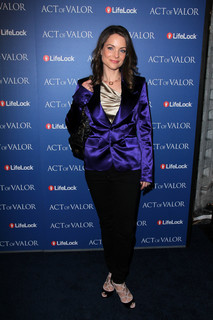 Kimberly Williams-Paisley feet photo thumbnail