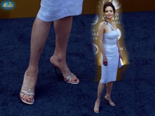 Kimberly Williams-Paisley feet photo thumbnail