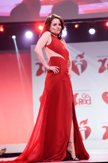 Kimberly Williams-Paisley feet photo thumbnail