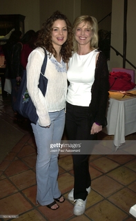 Kimberly Williams-Paisley feet photo thumbnail