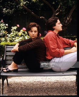 Kimberly Williams-Paisley feet photo thumbnail