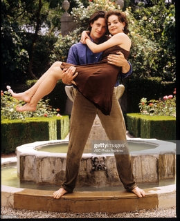 Kimberly Williams-Paisley feet photo thumbnail