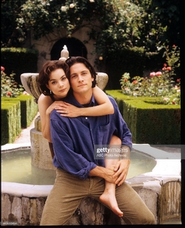 Kimberly Williams-Paisley feet photo thumbnail