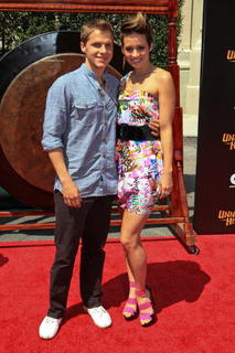 Kimberly Wyatt feet photo thumbnail