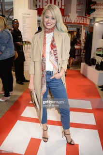 Kimberly Wyatt feet photo thumbnail