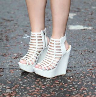 Kimberly Wyatt feet photo thumbnail