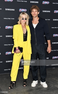 Kimberly Wyatt feet photo thumbnail