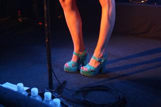 Kimbra feet photo thumbnail
