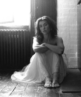 Kimbra feet photo thumbnail