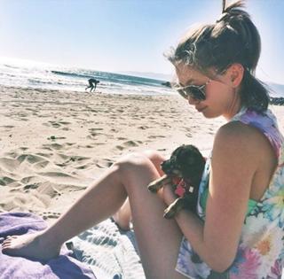 Kimiko Glenn feet photo 16