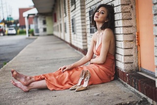 Kimiko Glenn feet photo 11