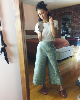 Kimiko Glenn feet photo 1