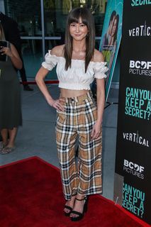 Kimiko Glenn feet photo 4