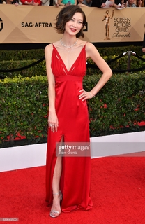 Kimiko Glenn feet photo 9