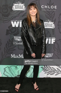 Kimiko Glenn feet photo 17